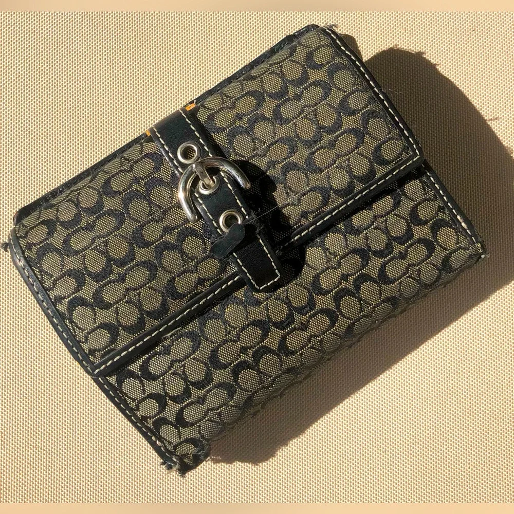Coach Brown Signature Bi-Fold Wallet | Vintage | Pre-Owned